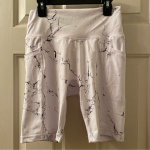 BuffBunny Limitless Biker Short High Rise 7” Size Medium Marble White